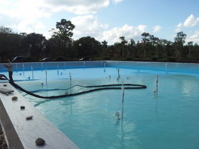 游泳池用聚脲喷涂涂料耐磨、防渗