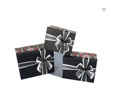 长方形礼品纸盒黑色包装纸箱与彩带蝴蝶结